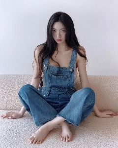 男が許すノーブラデニムサスペンダー