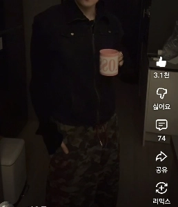 このジャケットとパンツを一つでも知っている生涯の先生やお姉さんたちㅠㅠ