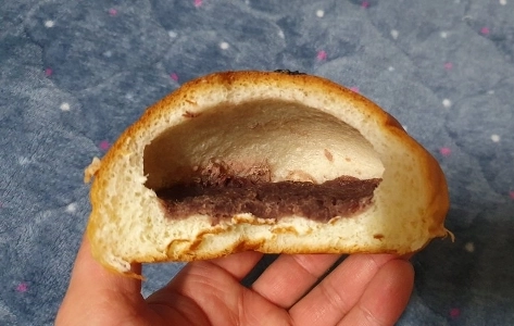 最近ではあんパンまで脅迫されています。