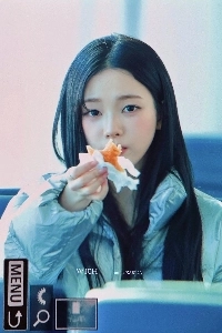 (SOUND)ドーナツを食べるカリーナ