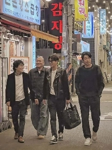 21年ぶりに集まったおしゃべりな仲間たち