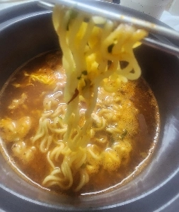 サムヤン1963は朝食を食べました。