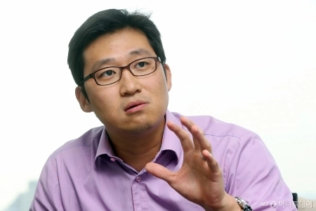 クーパン氏は「キム・ボムソク会長は米国だけに寄付しているわけではない」と反論した。