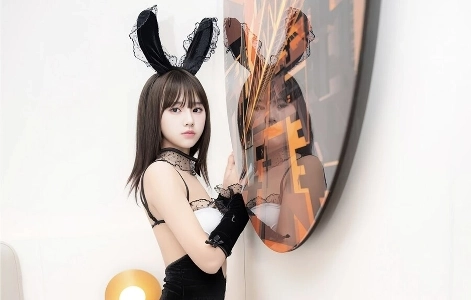 ネットサーフィン中にコスプレグラビアを見て爆笑してしまいました。