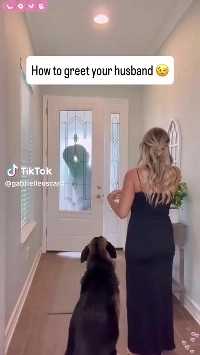 (SOUND)妻は夫が帰宅したらきちんと挨拶する