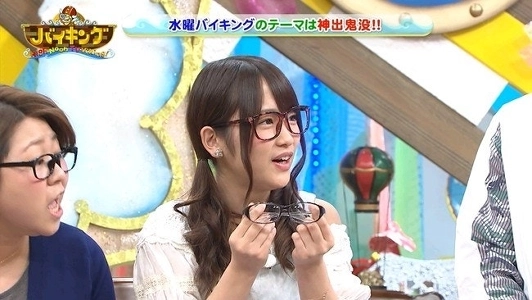 日本人女性にはメガネをかけるルールがある