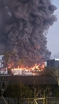 イーランド倉庫火災発生