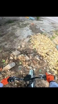 (SOUND)いたずら者を地獄の果てまで追いかけるバイカー