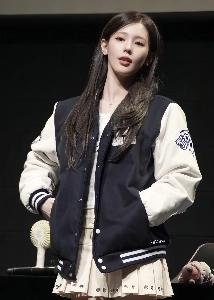 セーラー服チョ・ミヨンㄷㄷㄷ