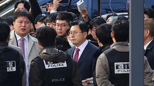 【速報】反乱特検、黄教安元首相の自宅を緊急逮捕