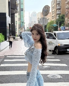 イ・ダヘチアリーダーの台湾を噛む体型