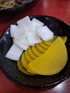 今日のランチ（三善ジャージャー麺、焼き餃子）