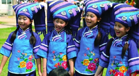 中国最大の民族、チワン族。