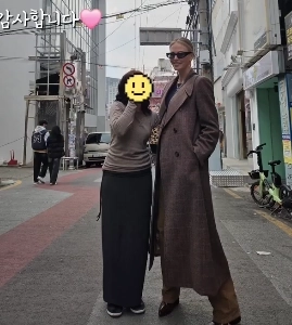 チャールズ・セロンが弘大に登場