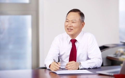 LGのCEOを父に持つ俳優イ・イギョン。