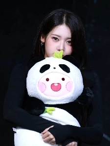 BABYMONSTER(ベイビーモンスター) ローラ