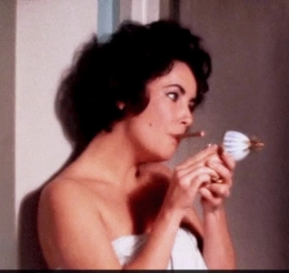 ハリウッドを代表するクラシカル美人女優が集結