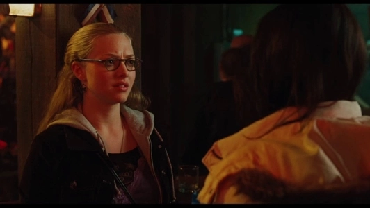 (SOUND)アマンダ・セイフライド: 彼らはあなたが処女だからからかおうとしているのです。