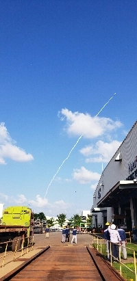 直接写真）インド駐在中に目撃したロケット発射の光景ㄷㄷㄷ.jpg