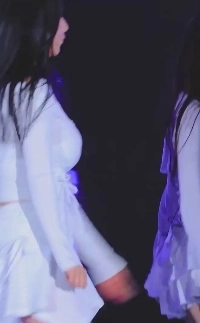 トリプルS キム・チェヨンを横から見る 露出なしでもわかる完全な重量感