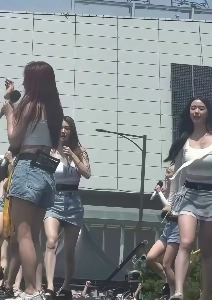 (SOUND)水爆弾にひれ伏すキム・チェヨン.mp4