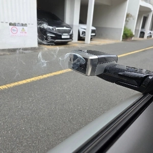 クレイジー;;;ヒュンダイのデジタルサイドミラーで火災が発生しました、ハハハ。