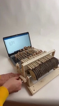 (SOUND)アナログ半自動タイプライター