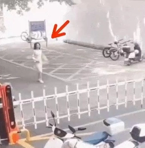 上新韓の女教師