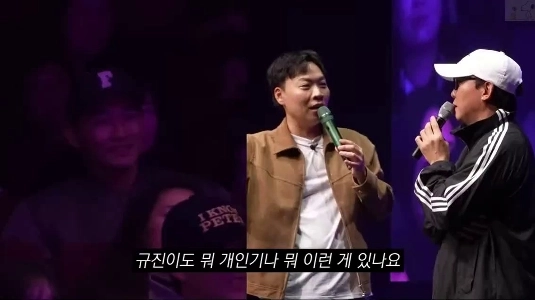 (SOUND)タク・ジェフンがコメディアンのソロコンサートで大声で話す。