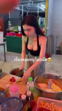 (SOUND)タイのナイトマーケットに行くとよく見かける光景です。