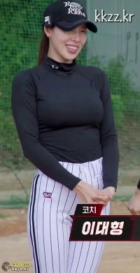 シン・スジ、野球女王入りテストを受ける