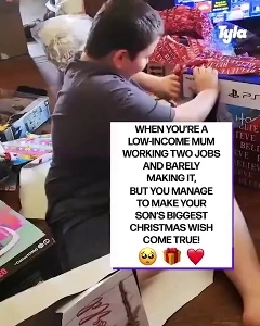 (SOUND)低所得の母親から PS5 をプレゼントされた息子の反応.mp4