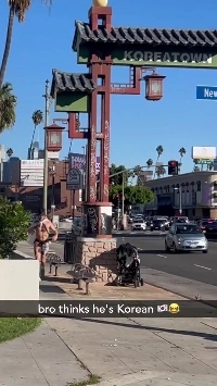 (SOUND)コリアンタウンでジョギングするアメリカ人