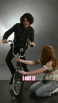 (SOUND)制作チームは子役が自転車に乗れないためCGに置き換えた.mp4