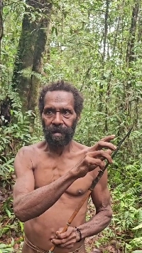 (SOUND)ジャングルの原住民が矢尻の用途について語る