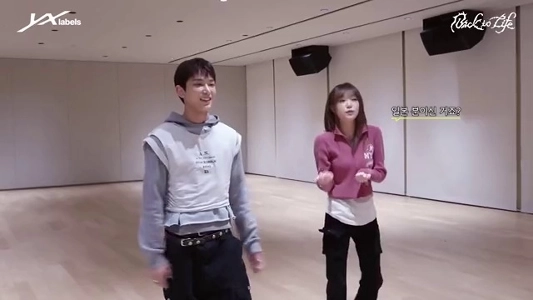 (SOUND)イェナ、WIZ*ONEと一緒にチャレンジ写真を撮るㄷㄷ