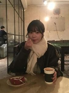 可愛いチョ・ユリのインスタグラム