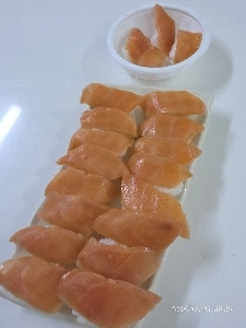 昨夜、家族にあげるために初めてお寿司を作りました。