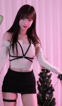 (SOUND)セクシーな目隠しをしたユジャムが服の上から着用するハーネスストラップ+ガーターベルト