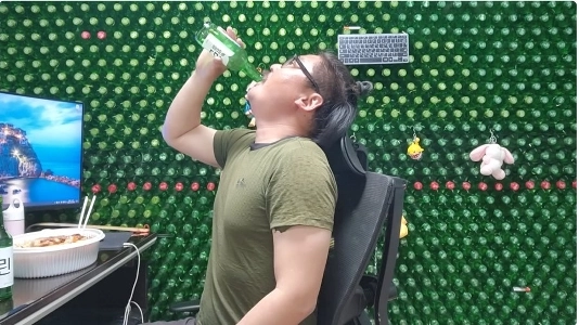 毎日焼酎を一瓶撮るYouTuberの近況