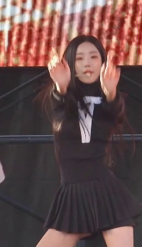 トリプルSキム・ユヨンの顔