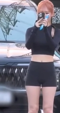 トリプルエス ポニーテール ユン・ソヨン ショートレギンス タイトな下半身ヒップライン