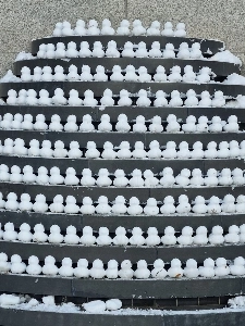 雪が降ると現れる祭壇