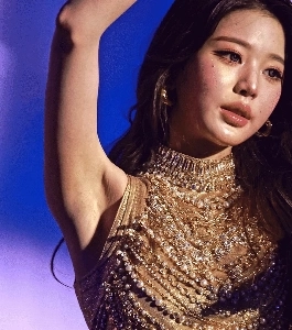 人々は腕に汗をかき、鋭い切れ味を持っています、それが魅力です