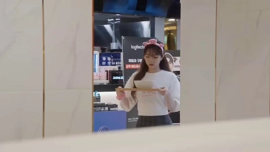 (SOUND)漢江チャパゲッティをあげる女性アイドル