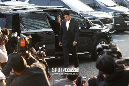 私はチョ・ジヌン氏の記事については中立です。