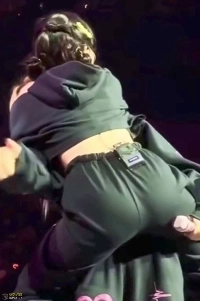 (SOUND)サナに抱きしめられるダヒョン、汗だくの骨盤ヒップラインがすごい