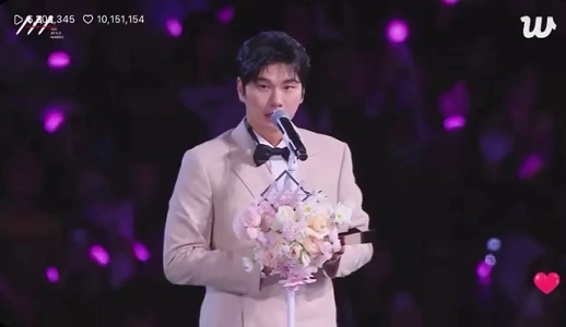 (SOUND)恐喝容疑で番組降板になったイ・イギョンの現在