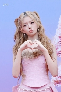 アイブ・レイ・リズ AAA 2026 レッド カーペット ビューティー