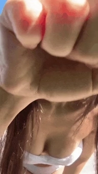 彼女は私が今まで見たすべての女の子の中で最高のボディを持っています。